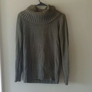 Old Navy Green turtleneck sweater